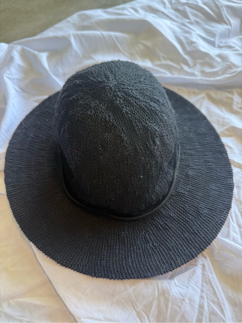 Black Wide-Brim Knit Sun Hat with Trim